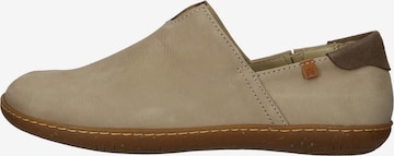 EL NATURALISTA Classic Flats in Beige