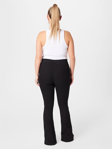 Flared Jeggings 'PAIGE' di ONLY Curve in nero