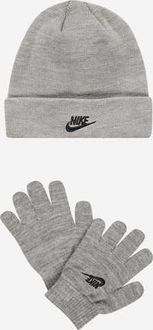 Nike Sportswear Set in Grey: front