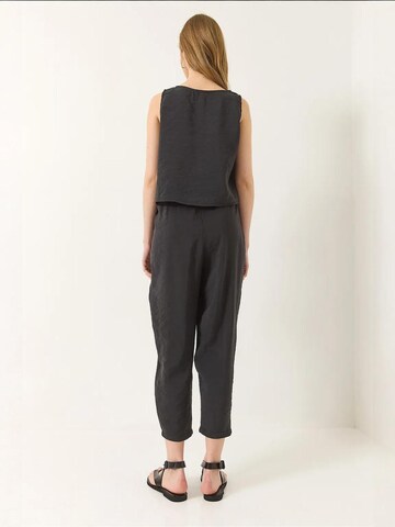 Completo pantalone di Bianco Lucci in nero
