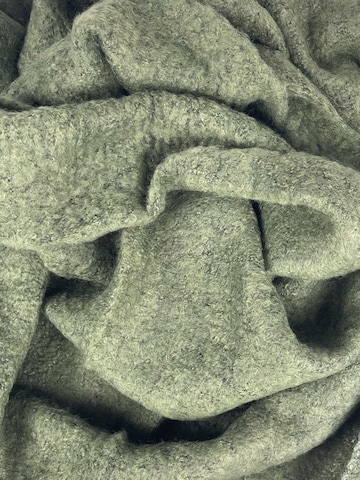 Kumixi Oversized Scarf in Green