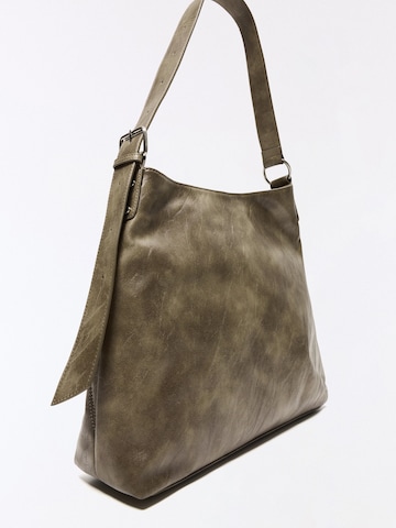 Bershka Skuldertaske i brun