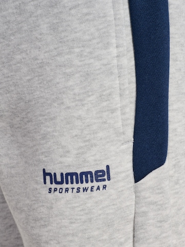 Hummel Tapered Hose in Grau