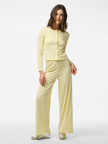 Wide Leg Pantalon 'PCMonique' PIECES en jaune
