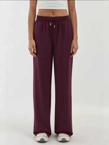 Hiccup Wide Leg Jogginghose in Rot: Vorderseite