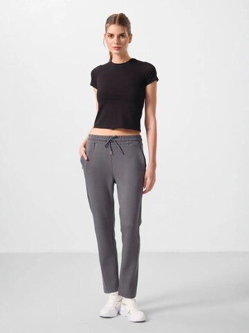 Regular Pantalon 'Hose' Tommy Life en gris