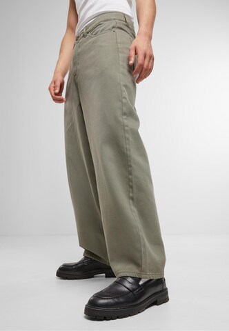Urban Classics Baggy Jeans in Groen