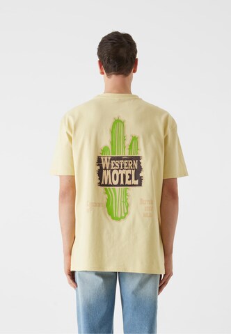 Lost Youth T-Shirt 'Western Motel' in Gelb: Vorderseite