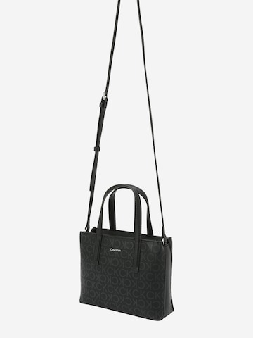 Calvin Klein Handtasche 'Must' in Schwarz
