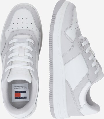 Sneaker low 'Basket' de la Tommy Jeans pe gri