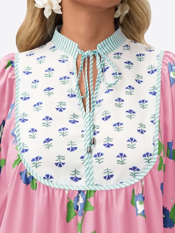 rozā Imily Bela Kleita