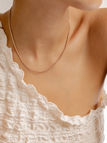 Collana 'Vexa' di Hey Happiness in oro: frontale