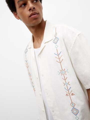 Pull&Bear Regular fit Button Up Shirt in White