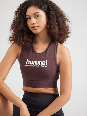 Hummel Sporttop 'Pulse' in Bruin: voorkant