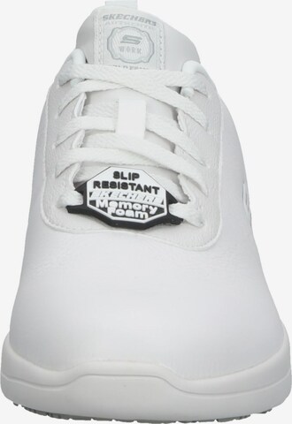 Baskets basses SKECHERS en blanc