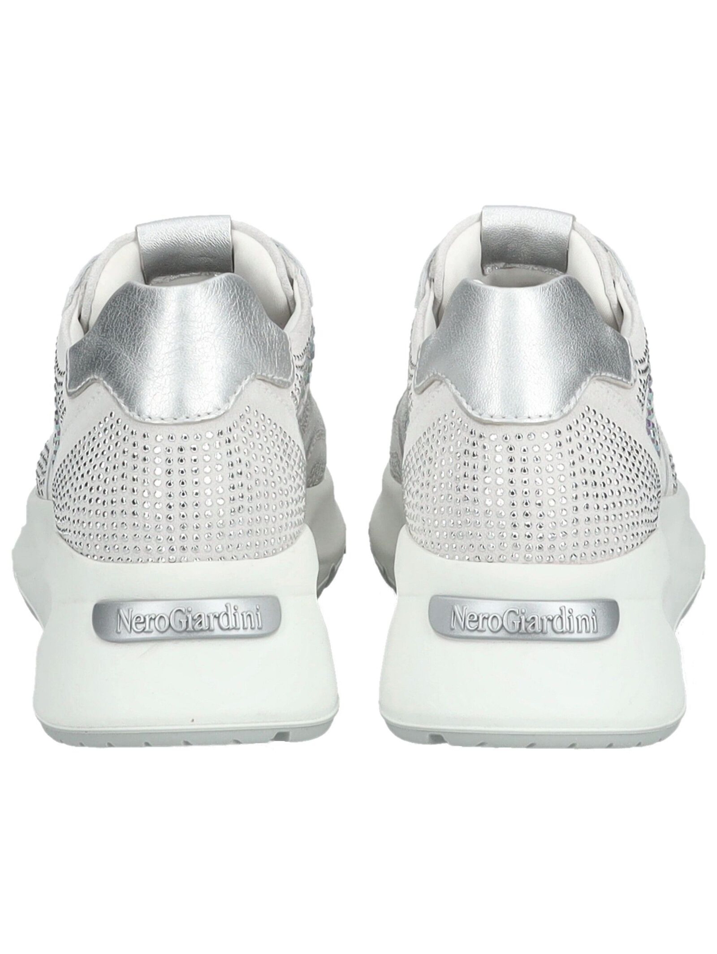 Baskets basses Nero Giardini en blanc