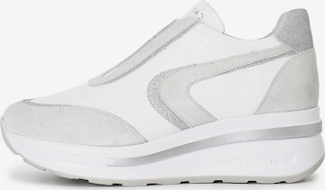 Sneaker bassa di CAFè NOIR in bianco: frontale