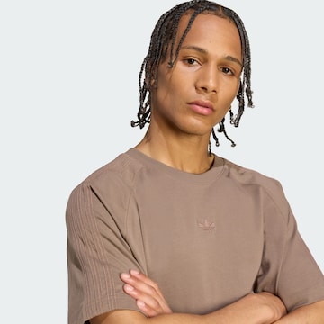 ADIDAS ORIGINALS T-Shirt 'Premium Essentials' in Braun