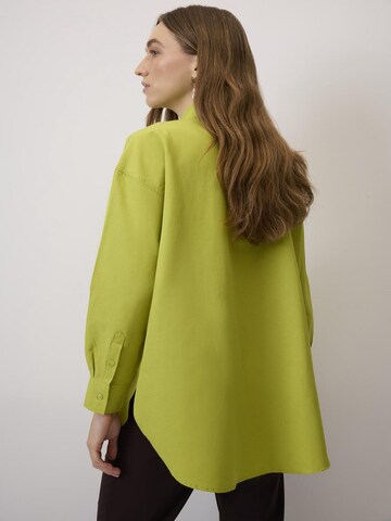Touche Prive Shirt in Green