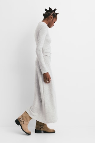 Pull&Bear Šaty - Sivá