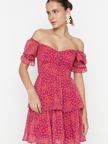 Abito estivo di Trendyol in rosa: frontale