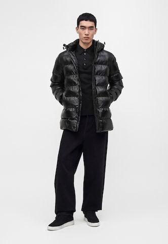 Karl Lagerfeld Välikausitakki värissä musta