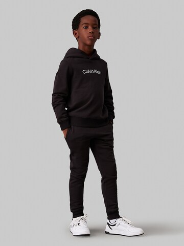 Calvin Klein Jeans - Tapered Calças em preto
