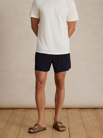regular Pantaloncini da bagno 'Yigit' di DAN FOX APPAREL in blu: frontale