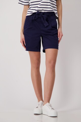 monari Regular Pleat-Front Pants in Blue: front