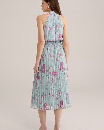 WE Fashion Dress in Green