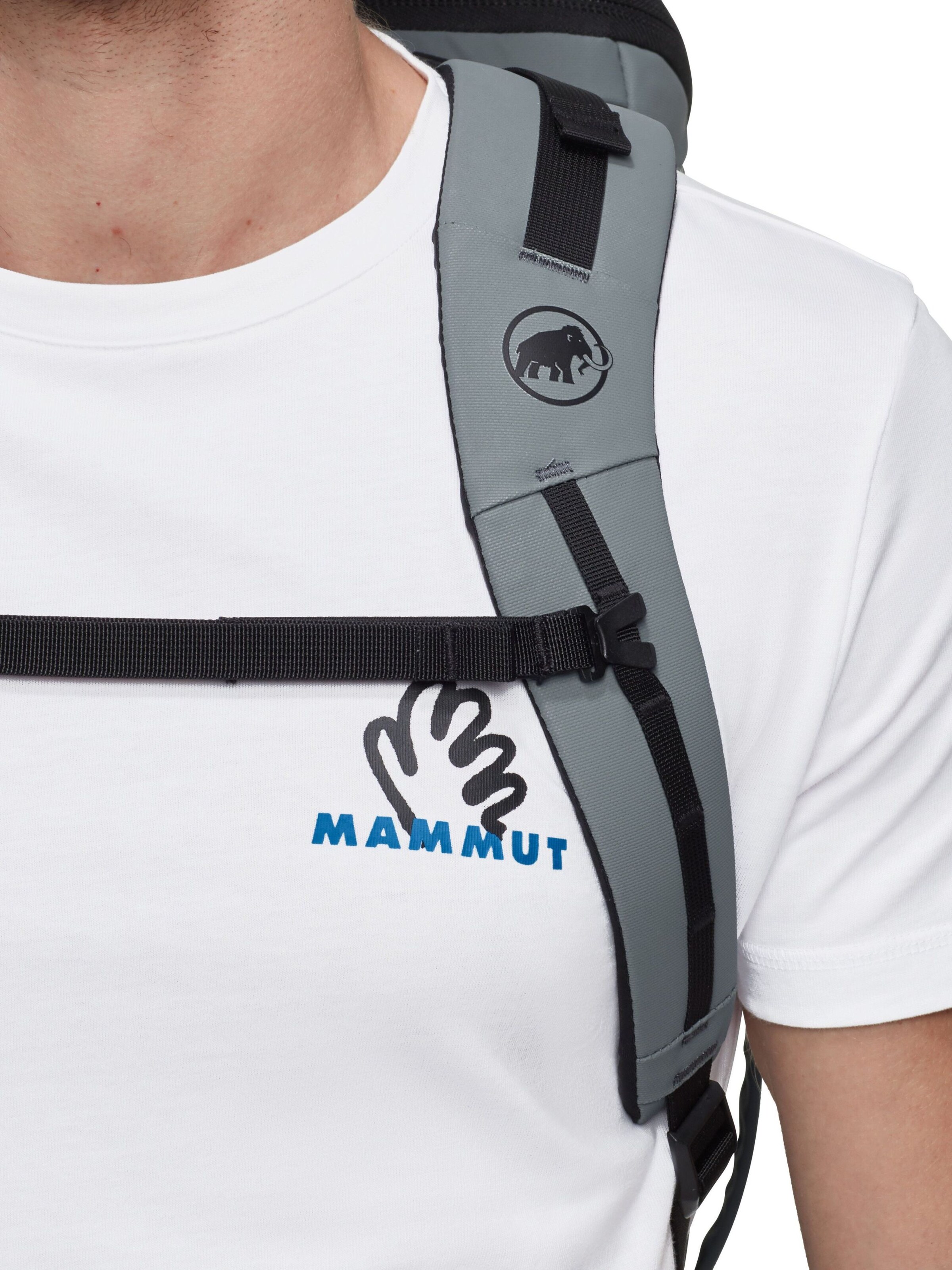 MAMMUT Sports Backpack 'Neon' in Black