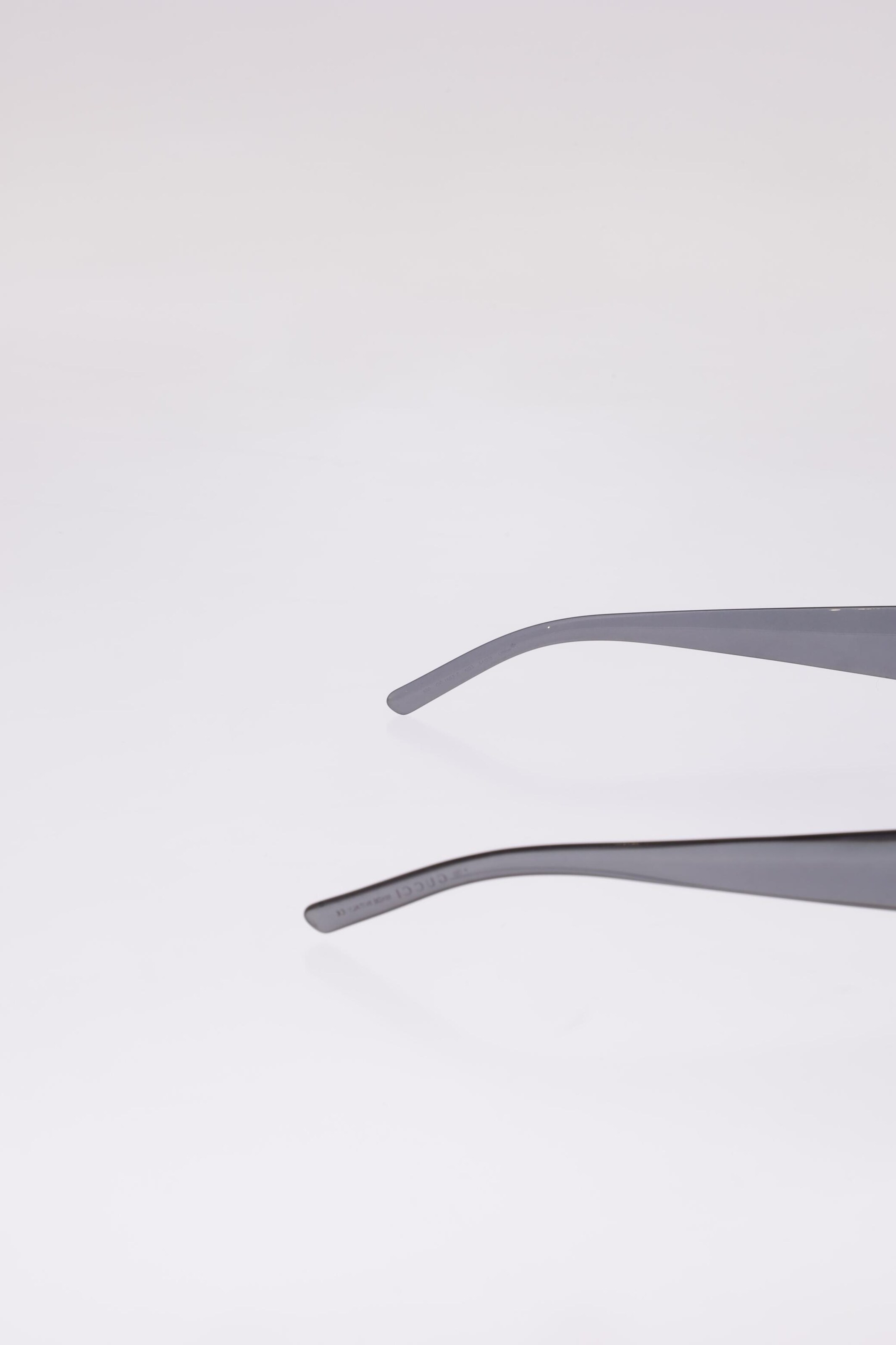 Gucci Sunglasses in One size in Grey