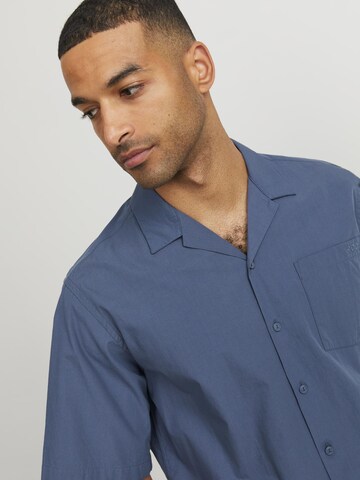 R.D.D. ROYAL DENIM DIVISION Regular fit Button Up Shirt in Blue