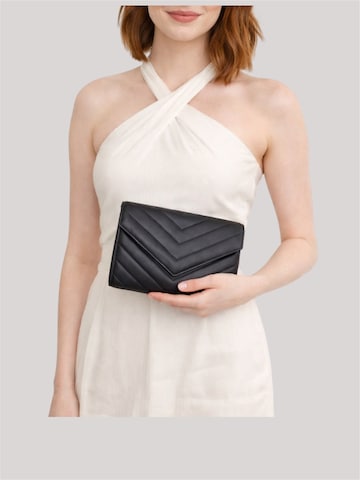 Sellenes Clutch in Black