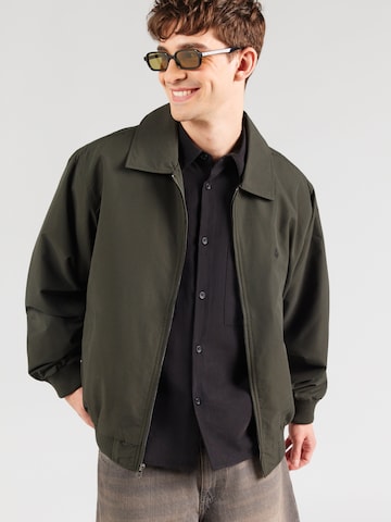 Volcom Kevad-sügisjope 'LIKURTIS', värv must: eest vaates