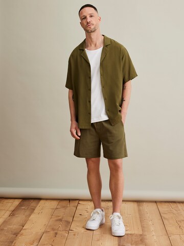 DAN FOX APPAREL Regular Fit Skjorte i grøn