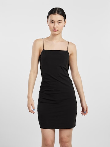 PIECES - Vestido 'Kiwi' en negro: frente