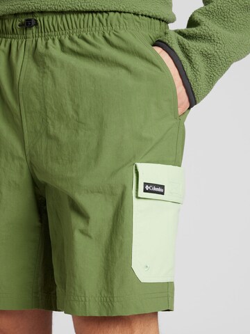 COLUMBIA Regular Sportshorts in Grün