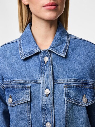 PIECES Between-season jacket 'PCElma' in Blue