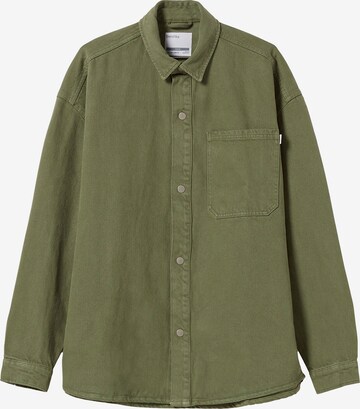Bershka Regular Fit Skjorte i grønn: forside