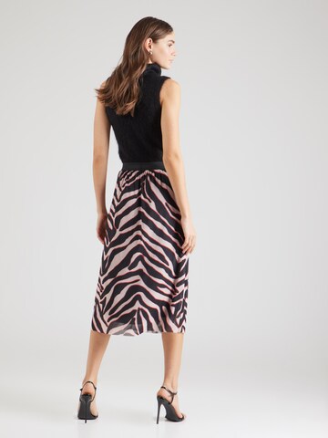 COMMA Rok in Lila