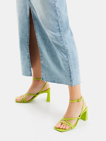 Bershka Strap Sandals in Green: front