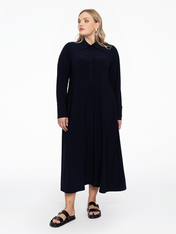 Yoek Kleid in Schwarz