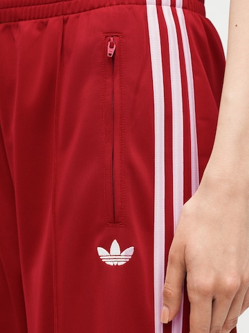 ADIDAS ORIGINALS Loosefit Παντελόνι 'Firebird' σε κόκκινο