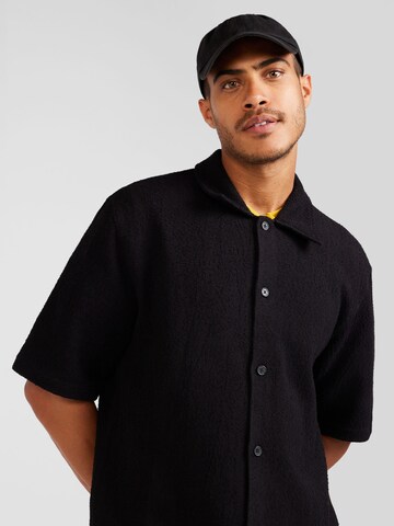 WEEKDAY Comfort Fit Hemd in Schwarz