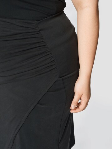 ABOUT YOU Curvy Skirt 'Tara' in Black