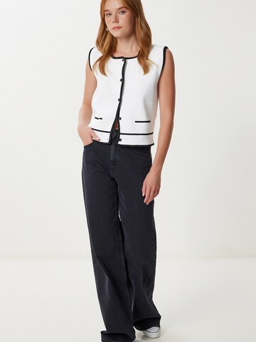 Happiness İstanbul Strickweste in Weiß