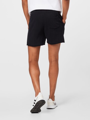 Regular Pantaloni de la HOLLISTER pe negru