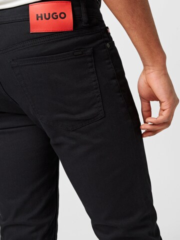 HUGO Tapered Jeans in Schwarz