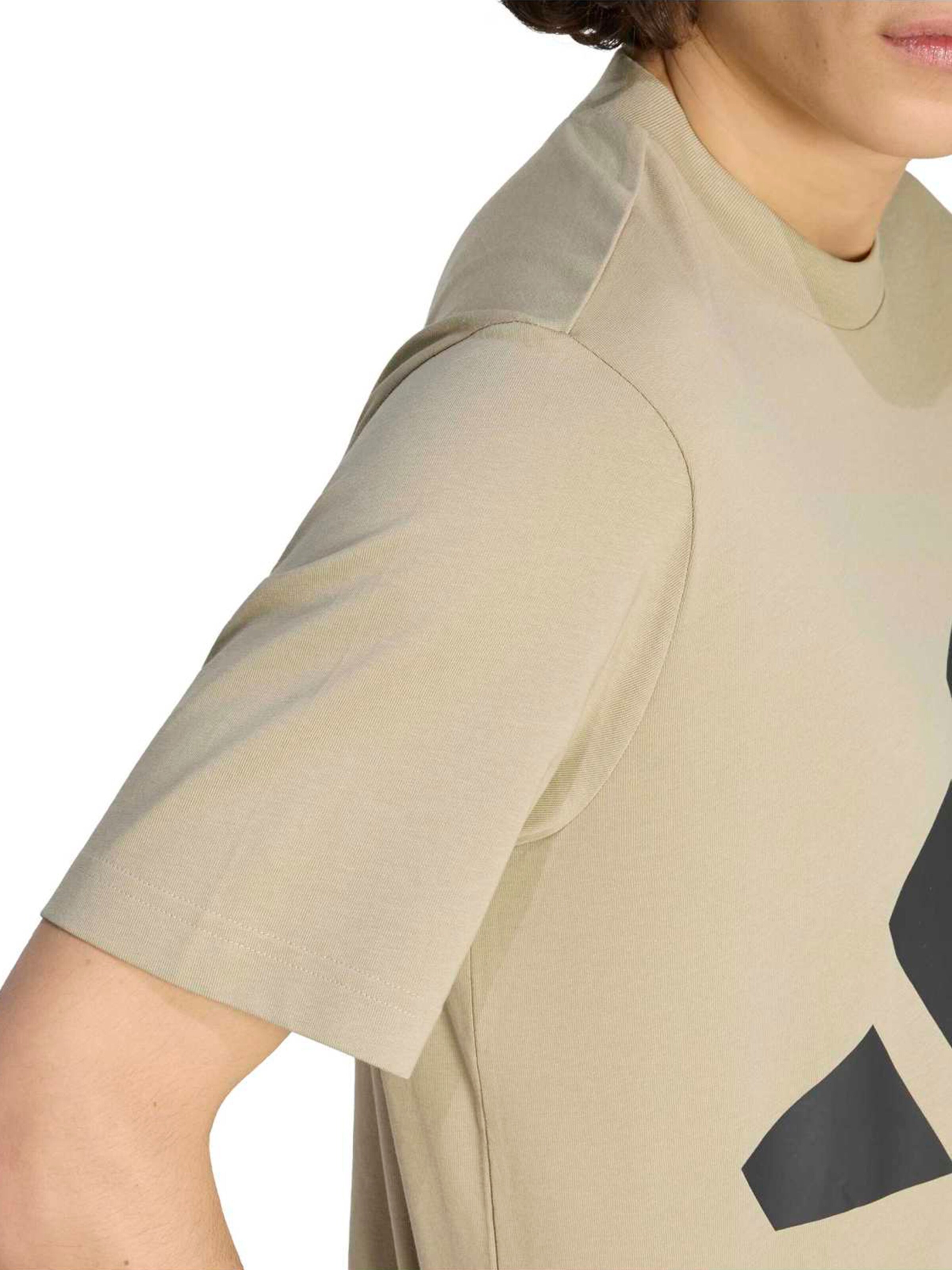 ADIDAS SPORTSWEAR Λειτουργικό μπλουζάκι 'Essentials' σε πράσινο